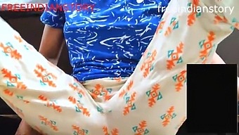 Desi Aunty Gets Naughty On Video Call