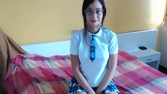 Amateur College Girl Cheats On Her Boyfriend With A Hot Blowjob Expert