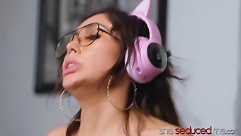 Ember Snow Entices Jena Larose In A Gaming Session