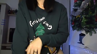 Anna'S Xmas Gift: Sizzling Oral Sex And Creampie