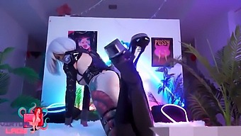 A Lady With An Unquenchable Desire Mounts A Large Penis. Nier Automata Virtual Protagonist